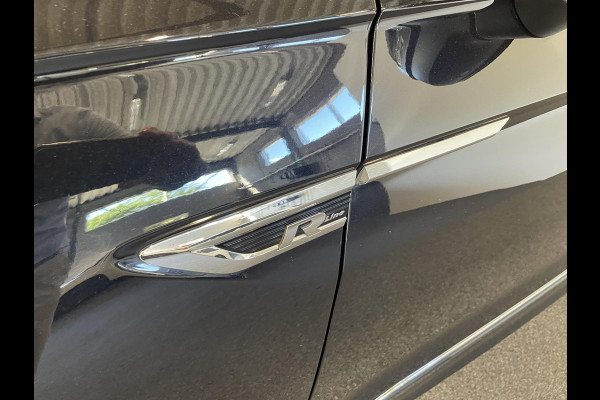 Volkswagen Tiguan 2.0 TSI 4Motion R-line Highline Business Panoramadak Trekhaak Navigatie Apple Carplay/Android Auto Camera Parkeersensoren Adaptive Cruise Control Stoelverwarming Elektrische achterklep Leder Climate Control