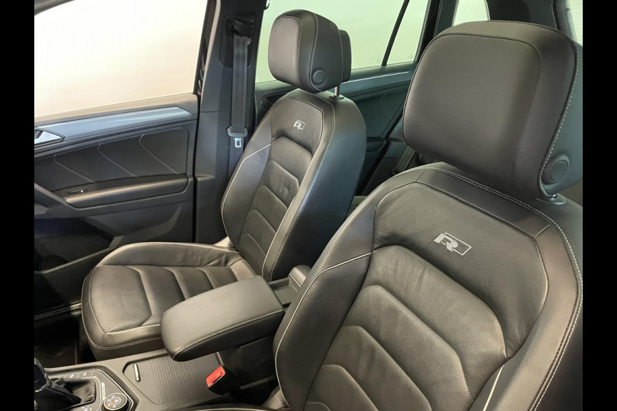 Volkswagen Tiguan 2.0 TSI 4Motion R-line Highline Business Panoramadak Trekhaak Navigatie Apple Carplay/Android Auto Camera Parkeersensoren Adaptive Cruise Control Stoelverwarming Elektrische achterklep Leder Climate Control
