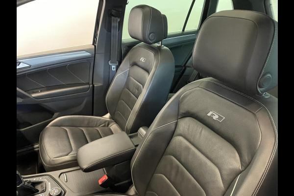 Volkswagen Tiguan 2.0 TSI 4Motion R-line Highline Business Panoramadak Trekhaak Navigatie Apple Carplay/Android Auto Camera Parkeersensoren Adaptive Cruise Control Stoelverwarming Elektrische achterklep Leder Climate Control