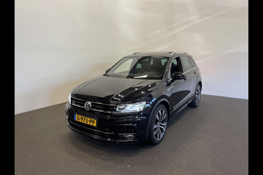 Volkswagen Tiguan 2.0 TSI 4Motion R-line Highline Business Panoramadak Trekhaak Navigatie Apple Carplay/Android Auto Camera Parkeersensoren Adaptive Cruise Control Stoelverwarming Elektrische achterklep Leder Climate Control