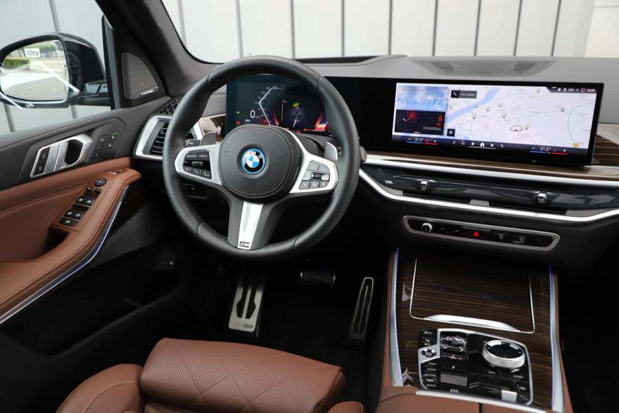 BMW X5 xDrive50e | 490PK | Luchtvering | Massage | Keyles-go | Head-up | Harman\kardon | Laser-led | Sfeerverlichting | Stoelkoeling |