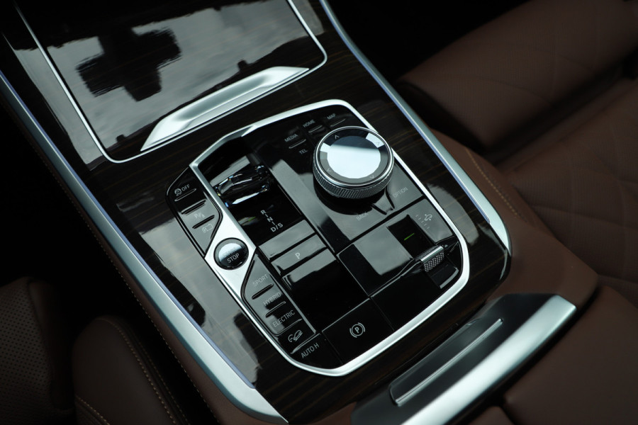 BMW X5 xDrive50e | 490PK | Luchtvering | Massage | Keyles-go | Head-up | Harman\kardon | Laser-led | Sfeerverlichting | Stoelkoeling |