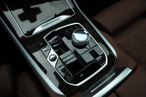BMW X5 xDrive50e | 490PK | Luchtvering | Massage | Keyles-go | Head-up | Harman\kardon | Laser-led | Sfeerverlichting | Stoelkoeling |