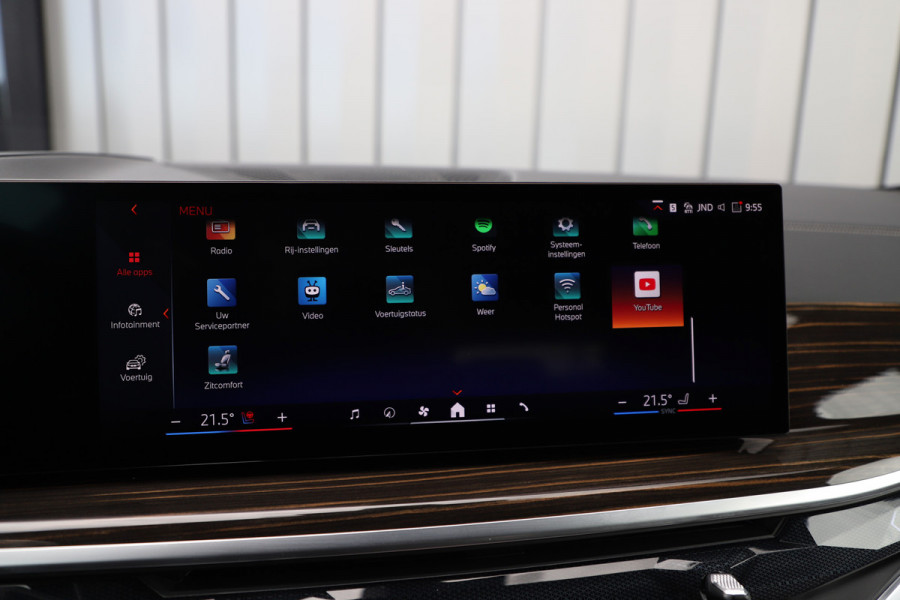 BMW X5 xDrive50e | 490PK | Luchtvering | Massage | Keyles-go | Head-up | Harman\kardon | Laser-led | Sfeerverlichting | Stoelkoeling |