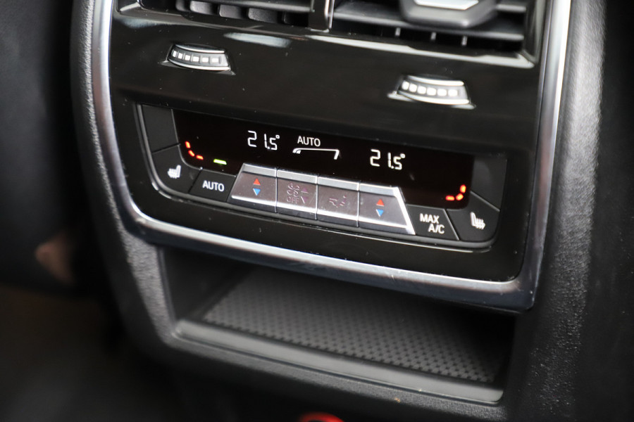 BMW X5 xDrive50e | 490PK | Luchtvering | Massage | Keyles-go | Head-up | Harman\kardon | Laser-led | Sfeerverlichting | Stoelkoeling |
