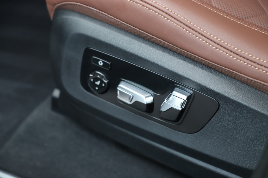 BMW X5 xDrive50e | 490PK | Luchtvering | Massage | Keyles-go | Head-up | Harman\kardon | Laser-led | Sfeerverlichting | Stoelkoeling |