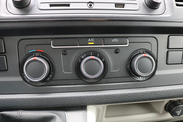 Volkswagen Transporter 2.0 TDI L2 H1 Euro 6 Airco Cruise Trekhaak