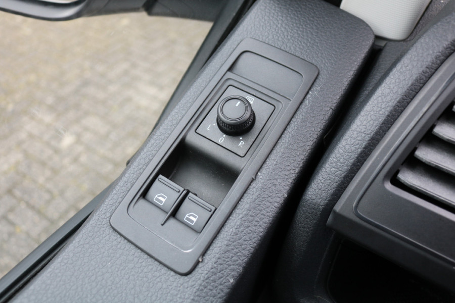 Volkswagen Transporter 2.0 TDI L2 H1 Euro 6 Airco Cruise Trekhaak