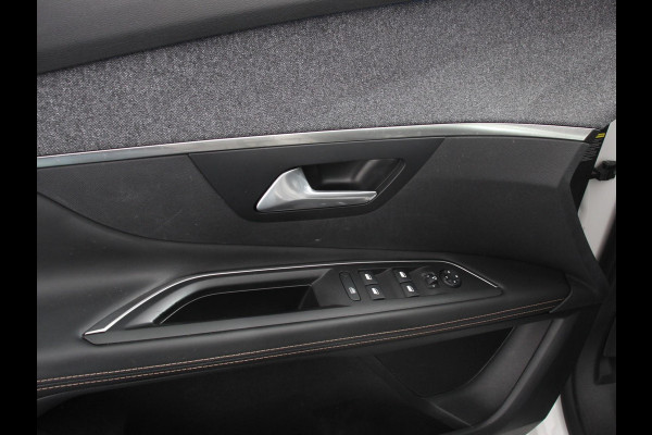 Peugeot 3008 1.6 e-THP GT Line Panorama dak Navigatie Lederen bekleding Cruise control Memory seats Camera Parkeer sensoren