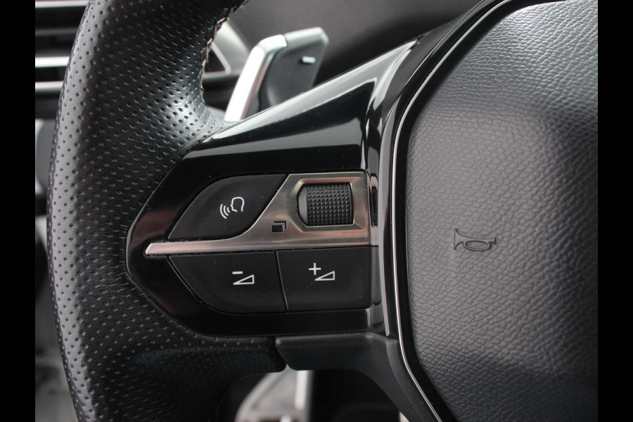 Peugeot 3008 1.6 e-THP GT Line Panorama dak Navigatie Lederen bekleding Cruise control Memory seats Camera Parkeer sensoren