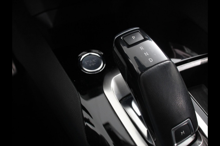 Peugeot 3008 1.6 e-THP GT Line Panorama dak Navigatie Lederen bekleding Cruise control Memory seats Camera Parkeer sensoren