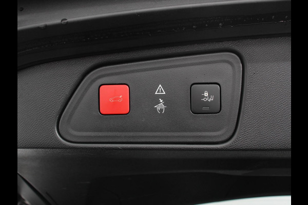 Peugeot 3008 1.6 e-THP GT Line Panorama dak Navigatie Lederen bekleding Cruise control Memory seats Camera Parkeer sensoren