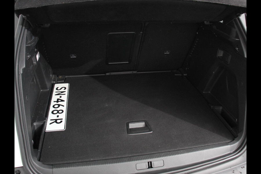 Peugeot 3008 1.6 e-THP GT Line Panorama dak Navigatie Lederen bekleding Cruise control Memory seats Camera Parkeer sensoren
