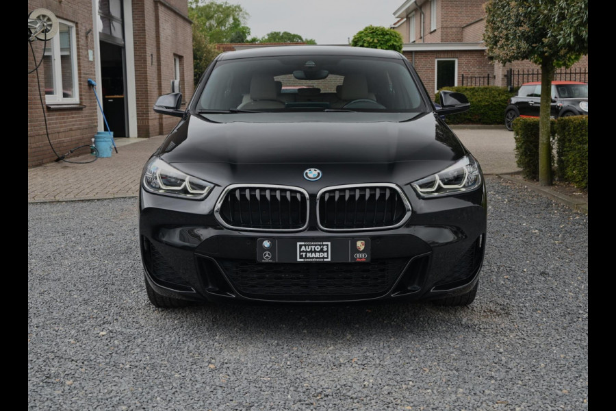 BMW X2 XDrive25e Executive M-Sport 220 PK Dealer o.h Head-Up Camera Leder LED 19''