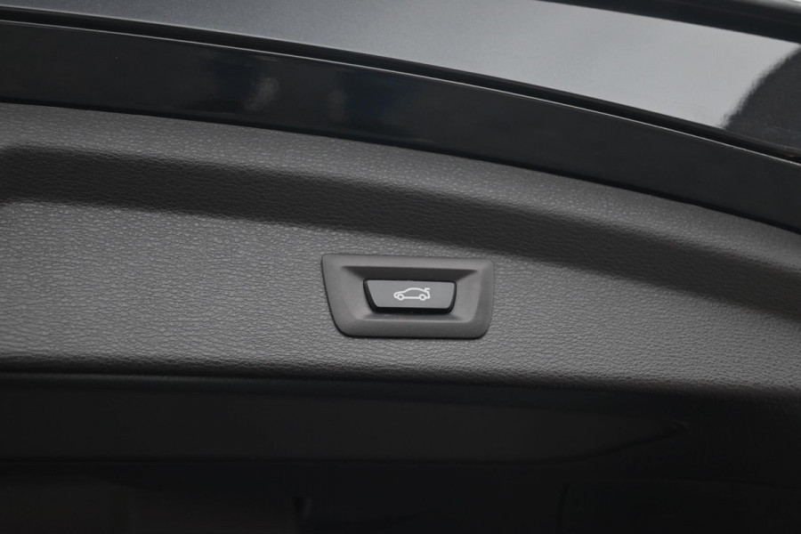 BMW X2 XDrive25e Executive M-Sport 220 PK Dealer o.h Head-Up Camera Leder LED 19''