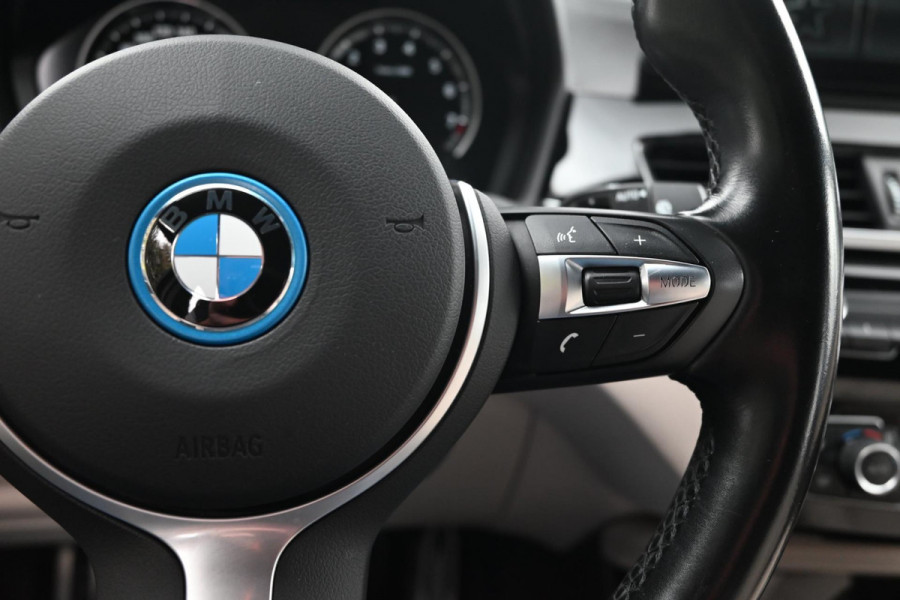 BMW X2 XDrive25e Executive M-Sport 220 PK Dealer o.h Head-Up Camera Leder LED 19''