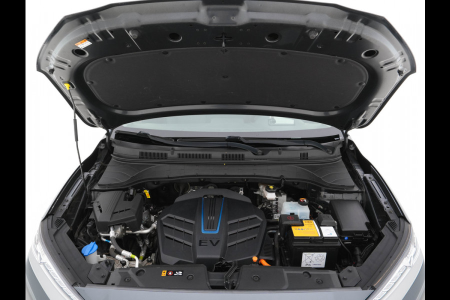 Hyundai Kona EV Premium 64 kWh (INCL-BTW) *PANO | FULL-LEATHER | HEAD-UP | FULL-LED | NAVI-FULLMAP | DAB | ADAPTIVE-CRUISE | KRELL-AUDIO | KEYLESS | CAMERA | BLIND-SPOT | LANE-ASSIST | DIGI-COCKPIT | COMFORT-SEATS | TOWBAR