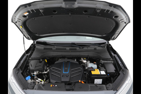 Hyundai Kona EV Premium 64 kWh (INCL-BTW) *PANO | FULL-LEATHER | HEAD-UP | FULL-LED | NAVI-FULLMAP | DAB | ADAPTIVE-CRUISE | KRELL-AUDIO | KEYLESS | CAMERA | BLIND-SPOT | LANE-ASSIST | DIGI-COCKPIT | COMFORT-SEATS | TOWBAR