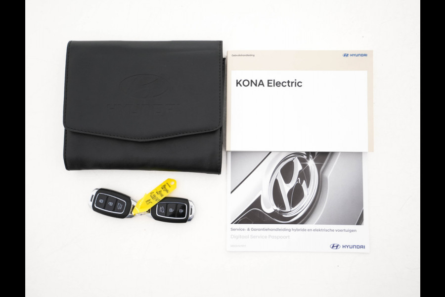 Hyundai Kona EV Premium 64 kWh (INCL-BTW) *PANO | FULL-LEATHER | HEAD-UP | FULL-LED | NAVI-FULLMAP | DAB | ADAPTIVE-CRUISE | KRELL-AUDIO | KEYLESS | CAMERA | BLIND-SPOT | LANE-ASSIST | DIGI-COCKPIT | COMFORT-SEATS | TOWBAR