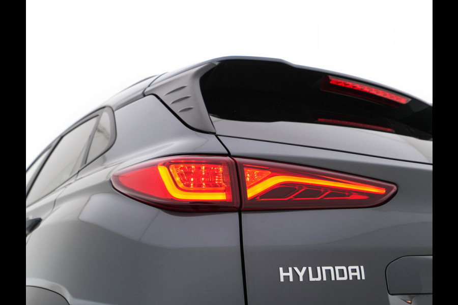 Hyundai Kona EV Premium 64 kWh (INCL-BTW) *PANO | FULL-LEATHER | HEAD-UP | FULL-LED | NAVI-FULLMAP | DAB | ADAPTIVE-CRUISE | KRELL-AUDIO | KEYLESS | CAMERA | BLIND-SPOT | LANE-ASSIST | DIGI-COCKPIT | COMFORT-SEATS | TOWBAR
