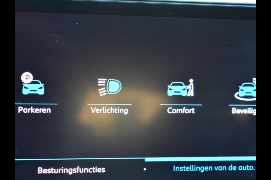Citroën C4 1.2 Turbo 130pk Automaat Shine | Panoramadak | Hifi installatie |