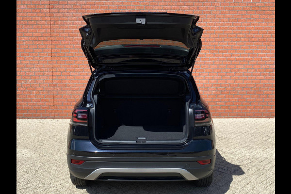 Volkswagen T-Cross 1.0 TSI 95pk Life Navigatie Apple Carplay/Android Auto Adaptive Cruise Control Camera Parkeersensoren Stoelverwarming Getinte ramen Climate Control