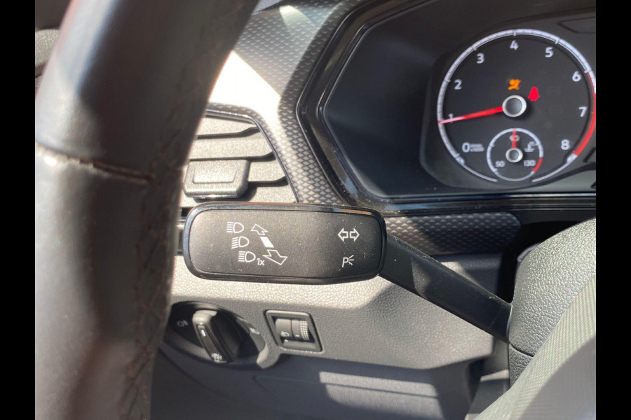 Volkswagen T-Cross 1.0 TSI 95pk Life Navigatie Apple Carplay/Android Auto Adaptive Cruise Control Camera Parkeersensoren Stoelverwarming Getinte ramen Climate Control