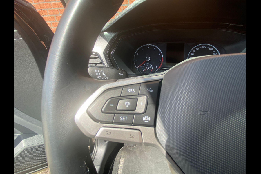 Volkswagen T-Cross 1.0 TSI 95pk Life Navigatie Apple Carplay/Android Auto Adaptive Cruise Control Camera Parkeersensoren Stoelverwarming Getinte ramen Climate Control