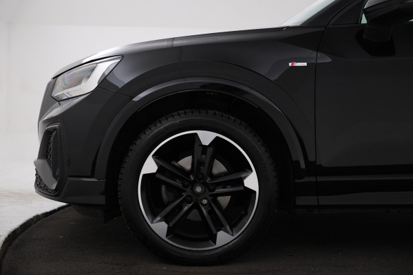 Audi Q2 35 TFSI S Edition Navigatie, Virtual, Rotor velg
