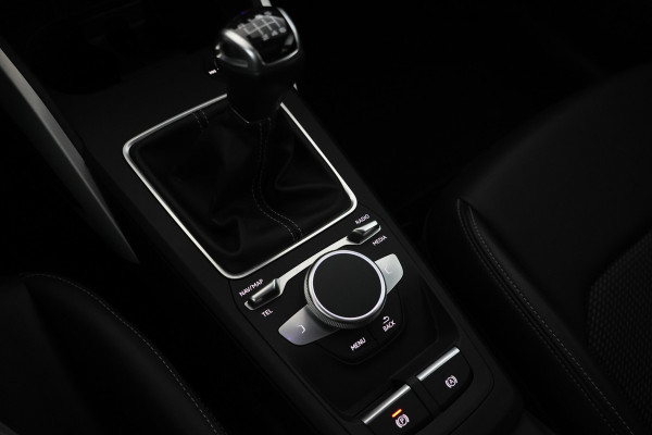 Audi Q2 35 TFSI S Edition Navigatie, Virtual, Rotor velg