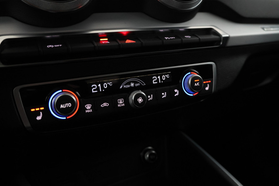 Audi Q2 35 TFSI S Edition Navigatie, Virtual, Rotor velg