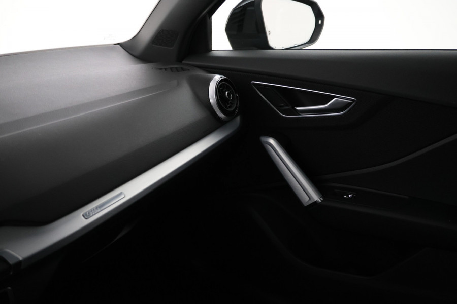 Audi Q2 35 TFSI S Edition Navigatie, Virtual, Rotor velg