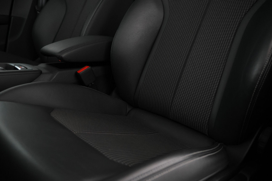 Audi Q2 35 TFSI S Edition Navigatie, Virtual, Rotor velg