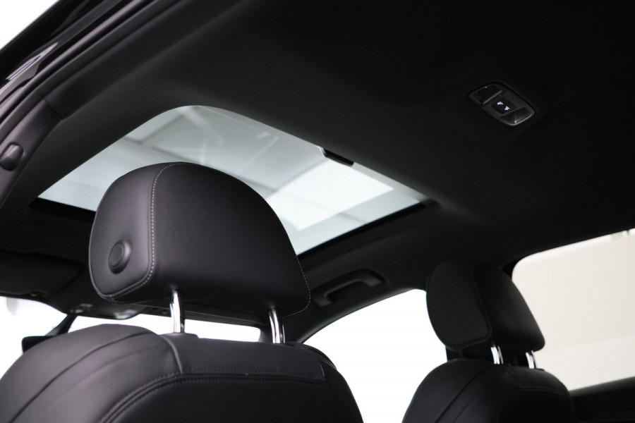 Audi Q2 35 TFSI S Edition Navigatie, Virtual, Rotor velg