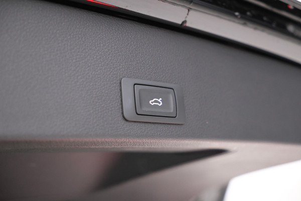 Audi Q2 35 TFSI S Edition Navigatie, Virtual, Rotor velg