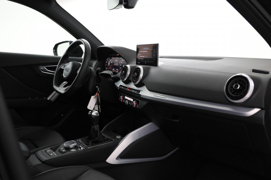 Audi Q2 35 TFSI S Edition Navigatie, Virtual, Rotor velg