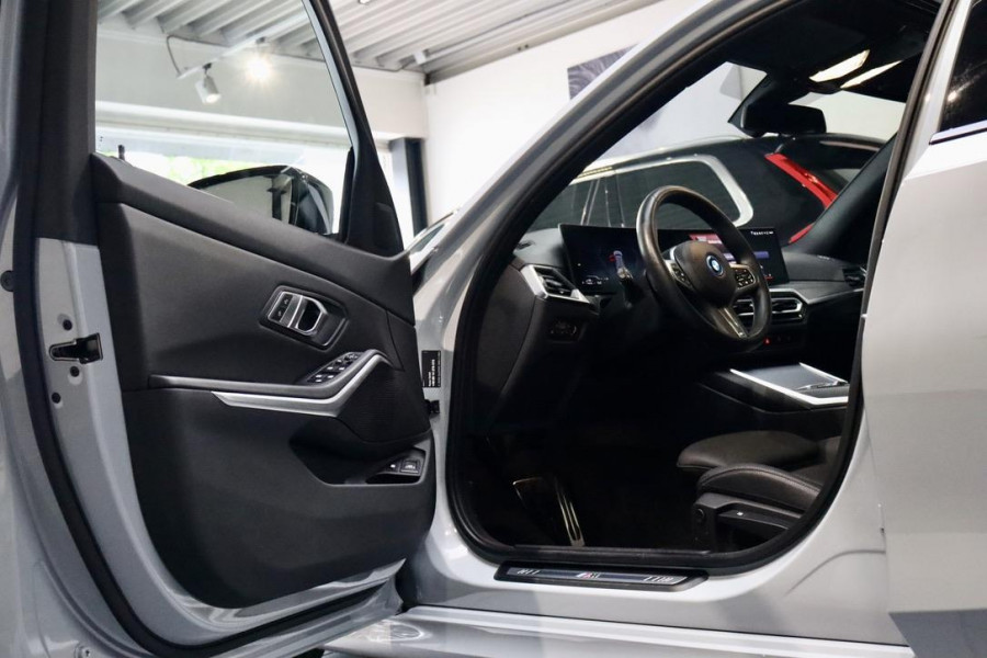 BMW 3-serie 320e Touring M Sport|ACC|PANO|Hud|BMW GARANTIE!