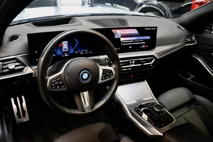 BMW 3-serie 320e Touring M Sport|ACC|PANO|Hud|BMW GARANTIE!