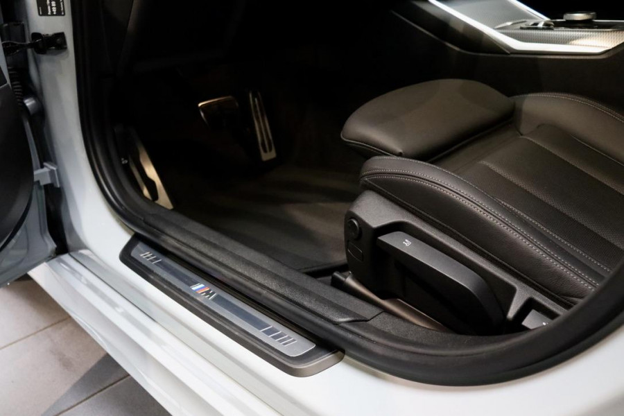 BMW 3-serie 320e Touring M Sport|ACC|PANO|Hud|BMW GARANTIE!