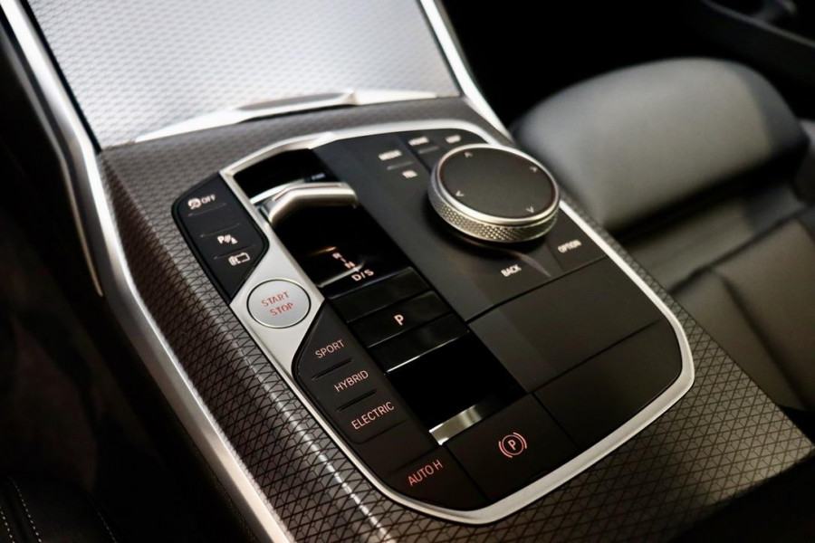 BMW 3-serie 320e Touring M Sport|ACC|PANO|Hud|BMW GARANTIE!