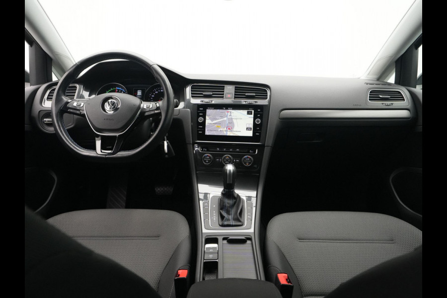 Volkswagen e-Golf E-DITION 136pk Navigatie Camera Acc Warmtepomp 68