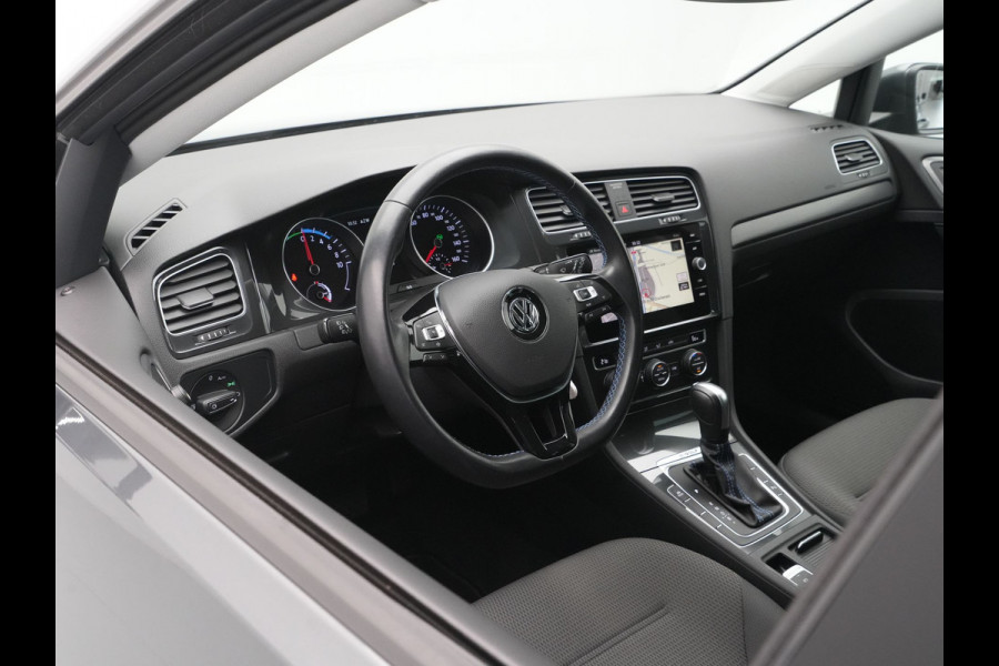 Volkswagen e-Golf E-DITION 136pk Navigatie Camera Acc Warmtepomp 68