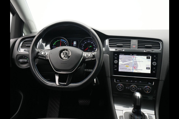 Volkswagen e-Golf E-DITION 136pk Navigatie Camera Acc Warmtepomp 68