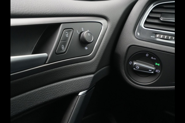 Volkswagen e-Golf E-DITION 136pk Navigatie Camera Acc Warmtepomp 68