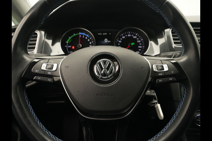 Volkswagen e-Golf E-DITION 136pk Navigatie Camera Acc Warmtepomp 68