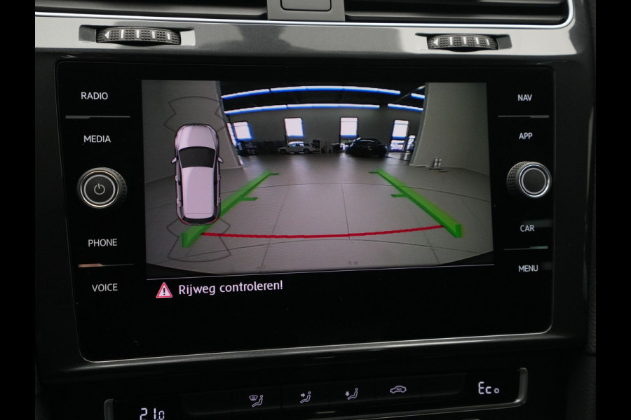 Volkswagen e-Golf E-DITION 136pk Navigatie Camera Acc Warmtepomp 68