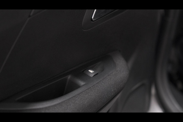 Peugeot 208 PureTech 100 EAT8 Active | Parkeersensoren | Navigatie | Apple CarPlay
