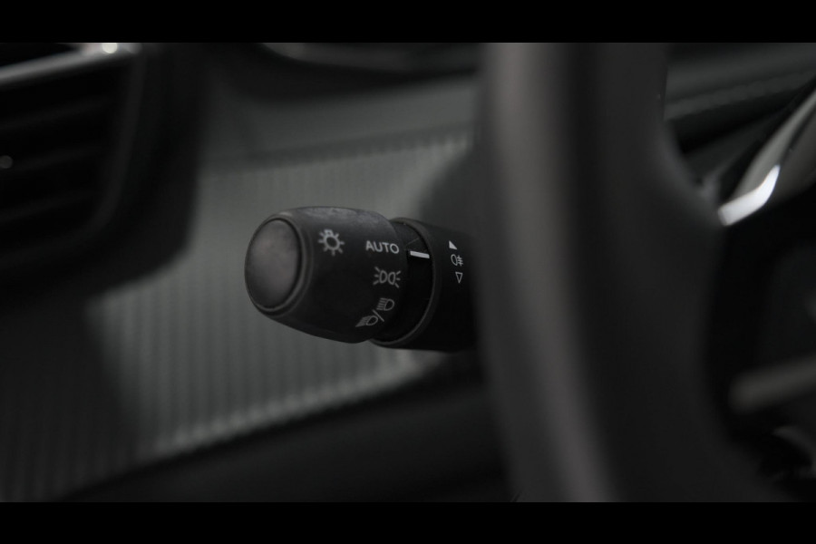 Peugeot 208 PureTech 100 EAT8 Active | Parkeersensoren | Navigatie | Apple CarPlay
