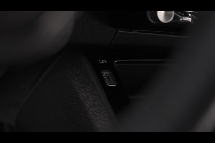 Peugeot 208 PureTech 100 EAT8 Active | Parkeersensoren | Navigatie | Apple CarPlay
