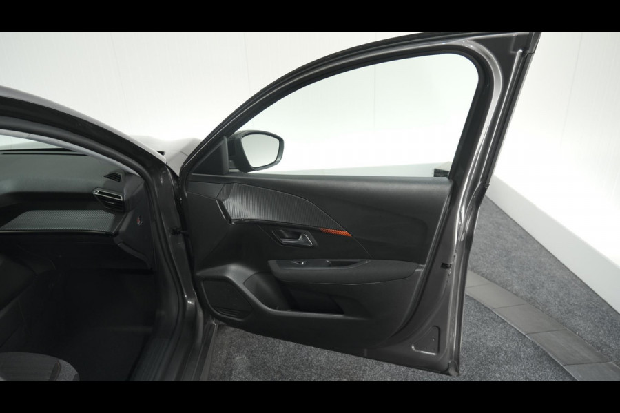 Peugeot 208 PureTech 100 EAT8 Active | Parkeersensoren | Navigatie | Apple CarPlay